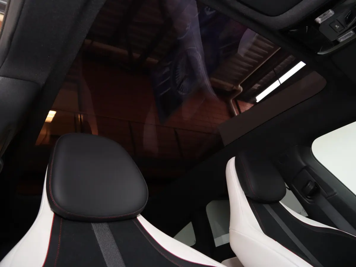 250+ Business Solution AMG 85.5 kWh | Panoramadak | Premium Pakket | Night | Dodehoekassistent | Superscreen |