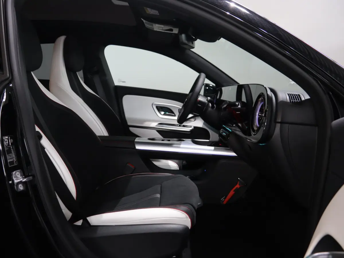 250+ Business Solution AMG 85.5 kWh | Panoramadak | Premium Pakket | Night | Dodehoekassistent | Superscreen |