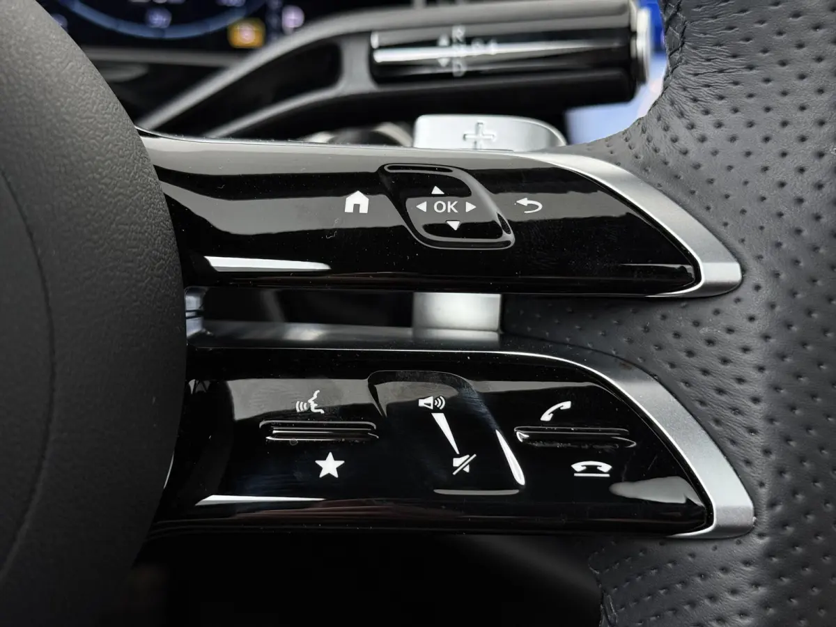 300e Sport Edition | AMG | Panoramaschuifdak | Premium Plus | Night | Rijassistentiepakket Plus | Stoelventilatie/-verwarming voor