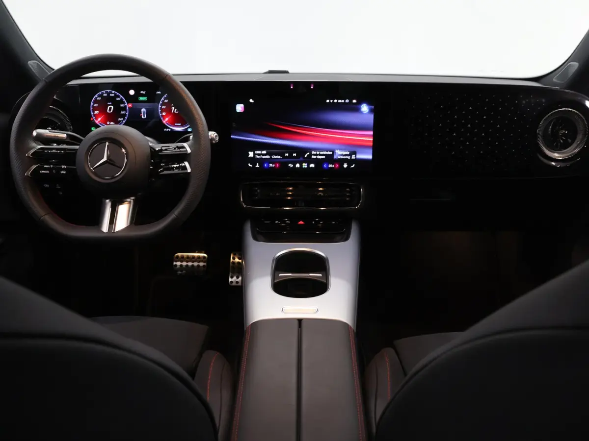 250+ Launch Edition 85.5 kWh | Panoramadak | AMG-styling | Adaptieve cruisecontrol | Nightpakket |