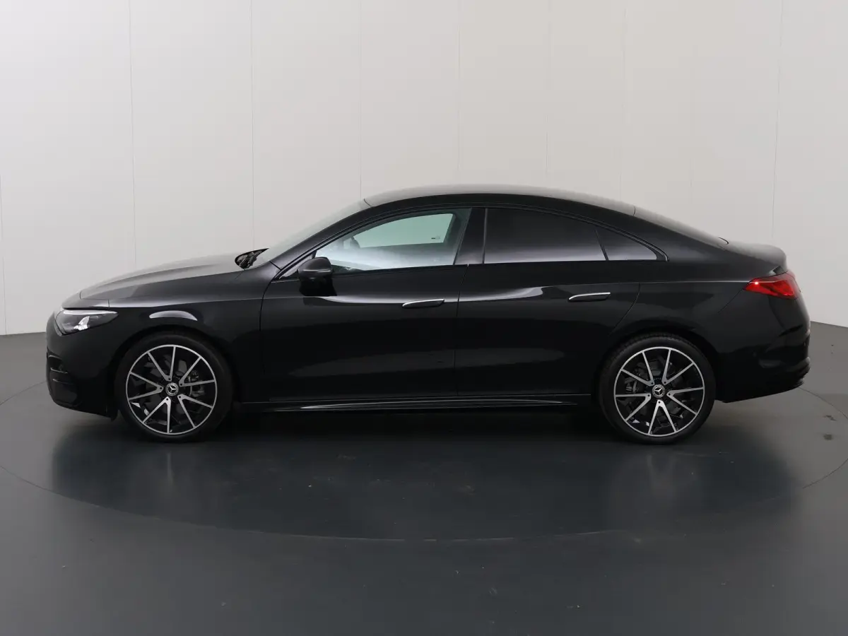250+ Launch Edition 85.5 kWh | Panoramadak | AMG-styling | Adaptieve cruisecontrol | Nightpakket |
