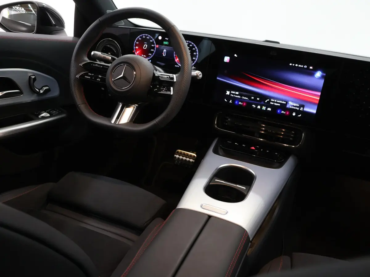 250+ Launch Edition 85.5 kWh | Panoramadak | AMG-styling | Adaptieve cruisecontrol | Nightpakket |