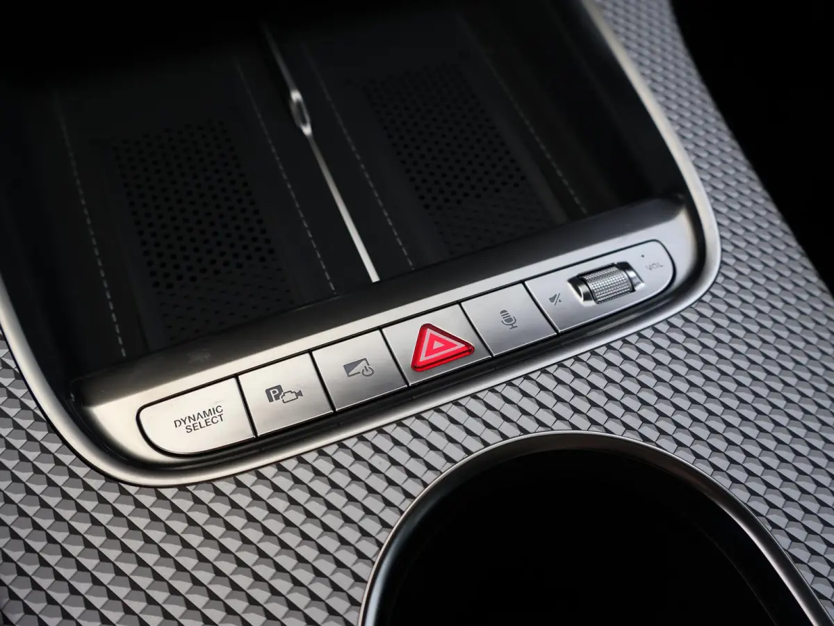 400 4MATIC Launch Edition 94 kWh | Trekhaak | Hyperscreen | Parkeerpakket | Premium Pakket | Night | Burmester |