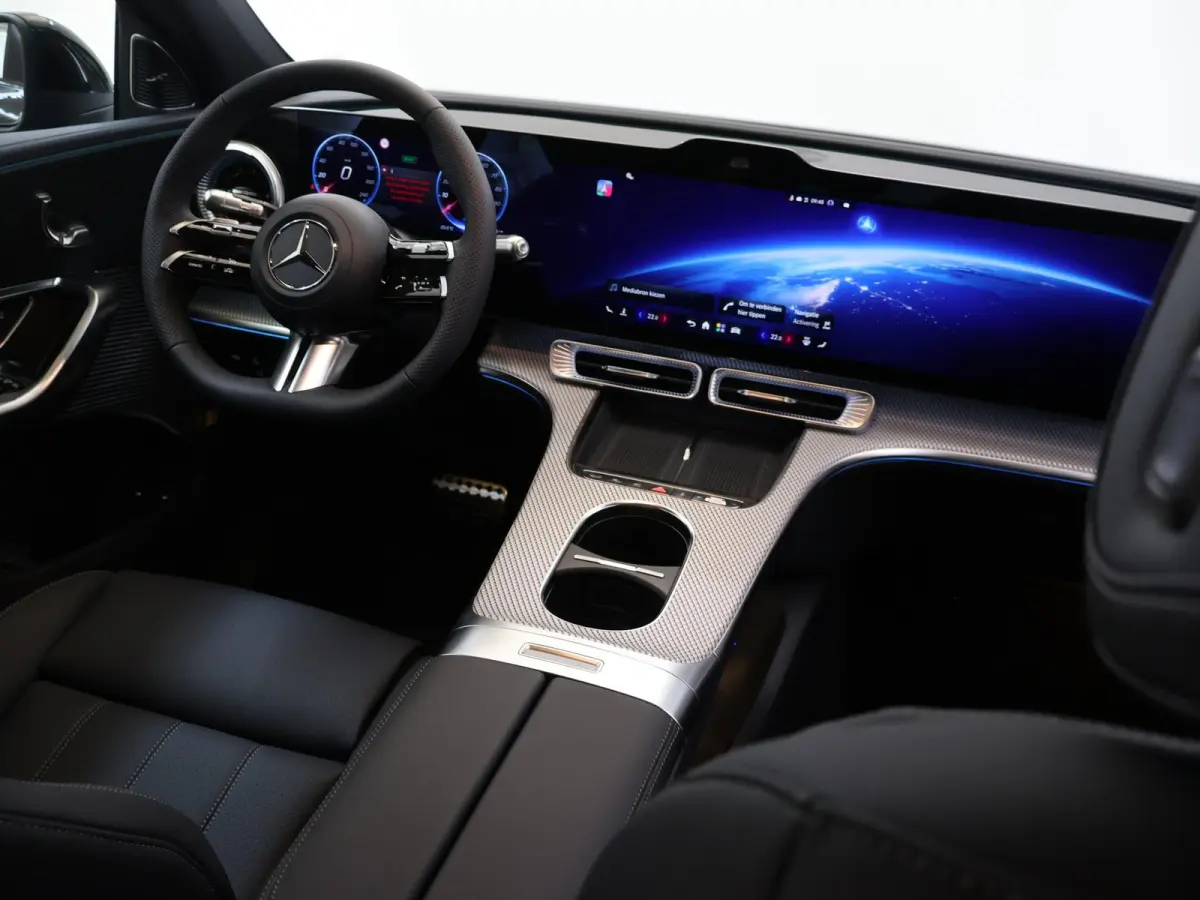 400 4MATIC Launch Edition 94 kWh | Trekhaak | Hyperscreen | Parkeerpakket | Premium Pakket | Night | Burmester |