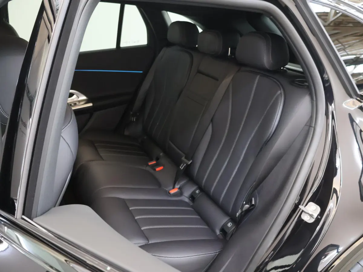 400 4MATIC Launch Edition 94 kWh | Trekhaak | Hyperscreen | Parkeerpakket | Premium Pakket | Night | Burmester |