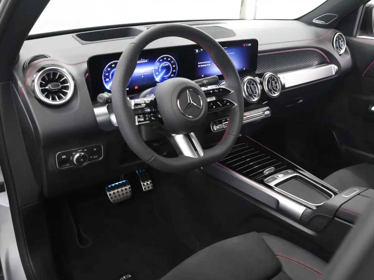 250+ Business Solution AMG 71 kWh | Panoramaschuifdak | Dodehoekassistent | DAB+ | Led-Koplampen | 360° camera |