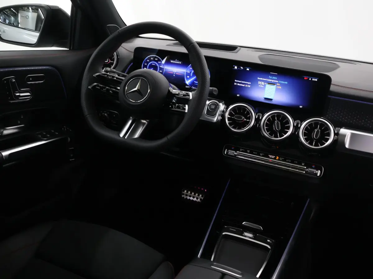 250+ Business Solution AMG 71 kWh | Panoramaschuifdak | Dodehoekassistent | DAB+ | Led-Koplampen | 360° camera |