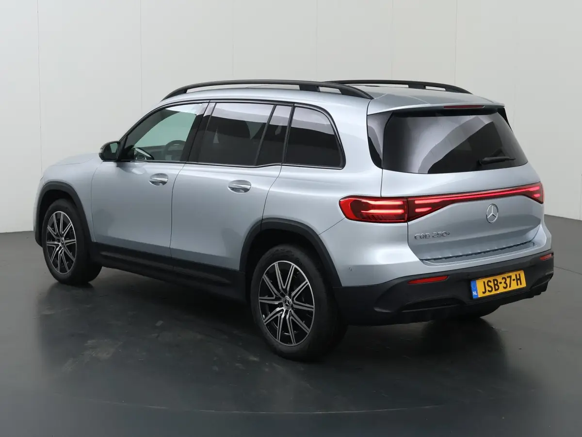 250+ Business Solution AMG 71 kWh | Panoramaschuifdak | Dodehoekassistent | DAB+ | Led-Koplampen | 360° camera |