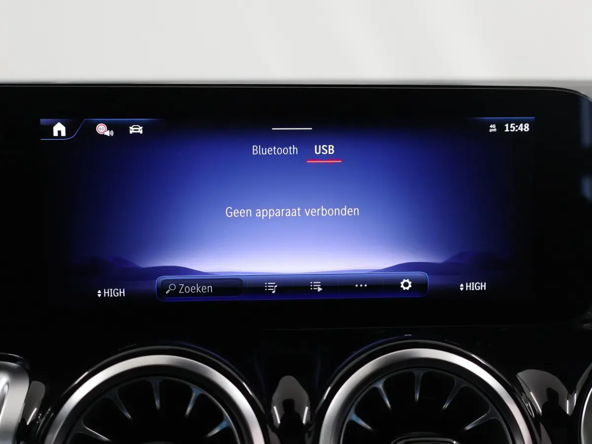 250+ Business Solution AMG 71 kWh | Panoramaschuifdak | Dodehoekassistent | DAB+ | Led-Koplampen | 360° camera |