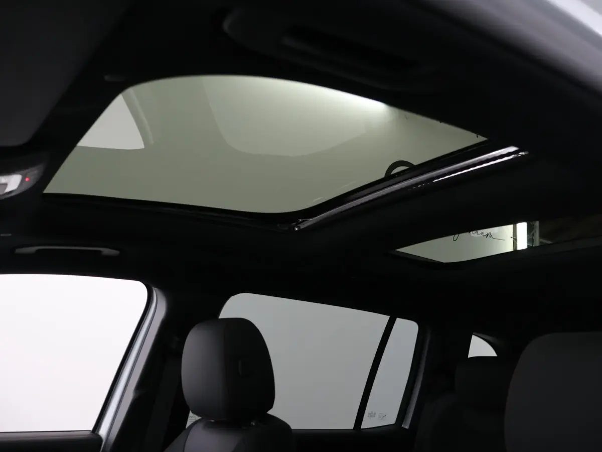 250+ Business Solution AMG 71 kWh | Panoramaschuifdak | Dodehoekassistent | DAB+ | Led-Koplampen | 360° camera |