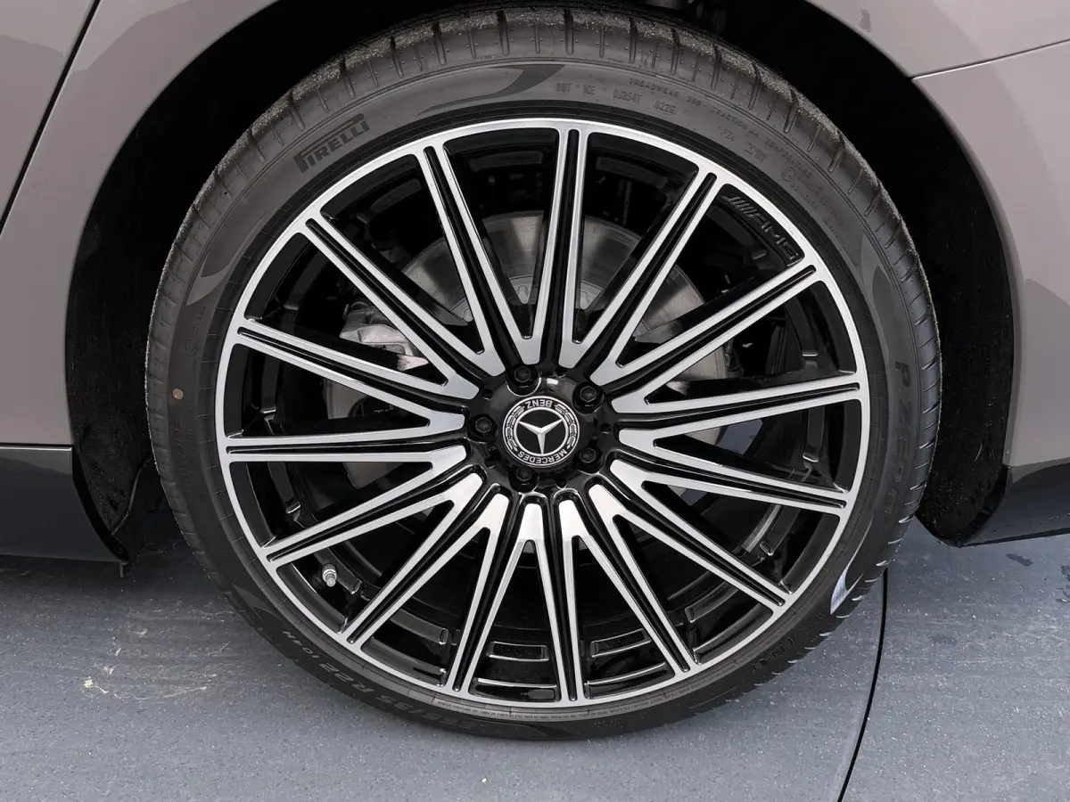 450+ AMG Line 122 kWh | Premium pakket | 22” lichtmetalen AMG-velgen | Verwarmde voorruit | Verwarmd stuurwiel | Hyperscreen |