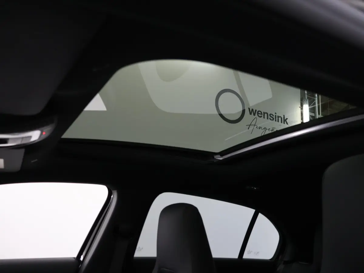 180 Business Solution AMG | Panoramaschuifdak | Premium plus | Head-Up | Stoelverwarming | Achteruitrijcamera |  MULTIBEAM LED |