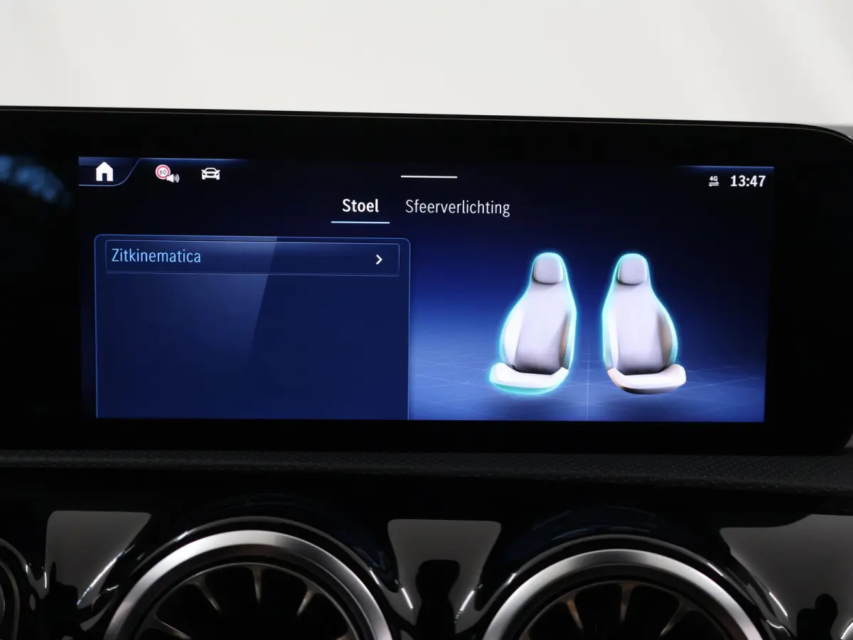 180 Business Solution AMG | Panoramaschuifdak | Premium plus | Head-Up | Stoelverwarming | Achteruitrijcamera |  MULTIBEAM LED |