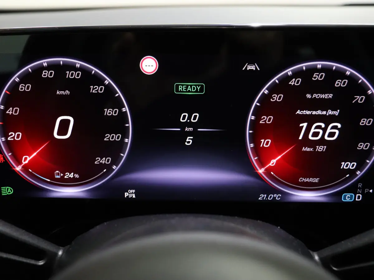 250+ Launch Edition 85.5 kWh | Night | Panoramadak | Stoelverwarming | DISTRONIC | Achteruitrijcamera | Dodehoekassistent |