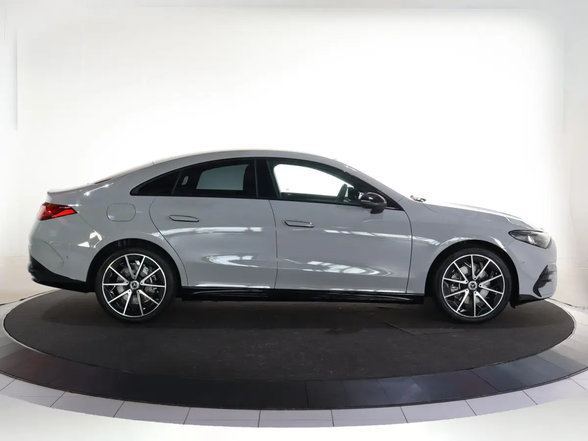 250+ Launch Edition 85.5 kWh | Night | Panoramadak | Stoelverwarming | DISTRONIC | Achteruitrijcamera | Dodehoekassistent |
