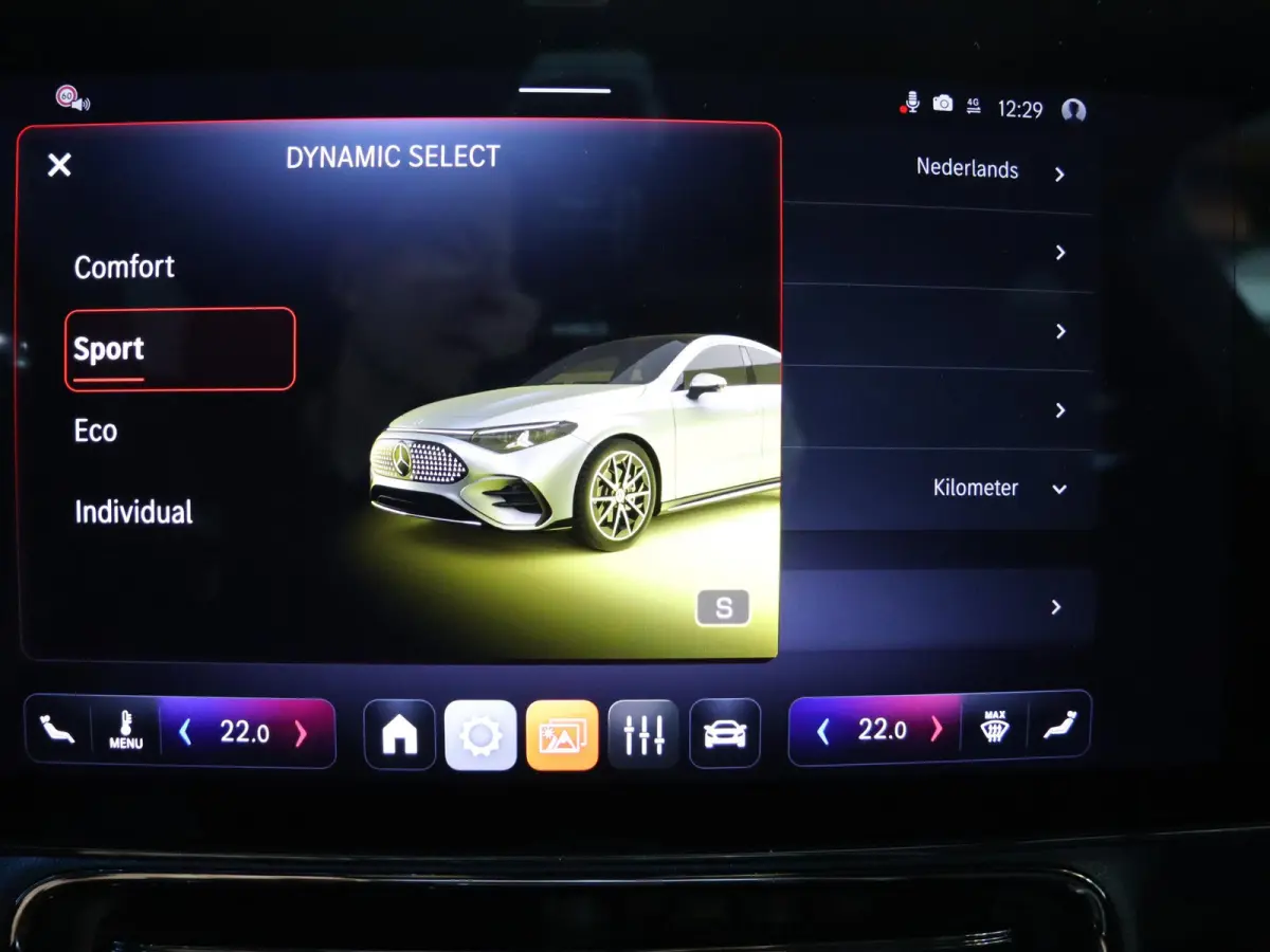 250+ Launch Edition 85.5 kWh | Night | Panoramadak | Stoelverwarming | DISTRONIC | Achteruitrijcamera | Dodehoekassistent |