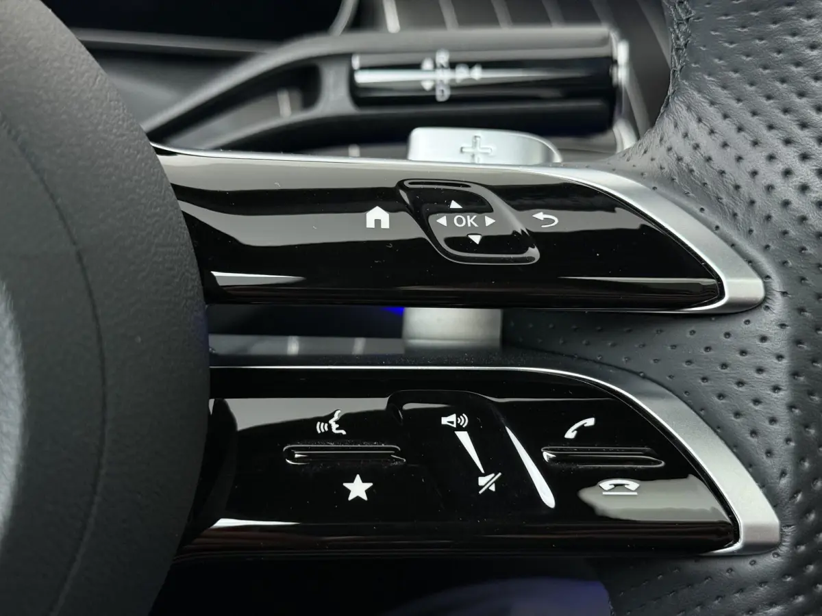 300e AMG Line | Panoramaschuifdak | Night | Premium pakket | Winter pakket | Augmented Reality Navigation