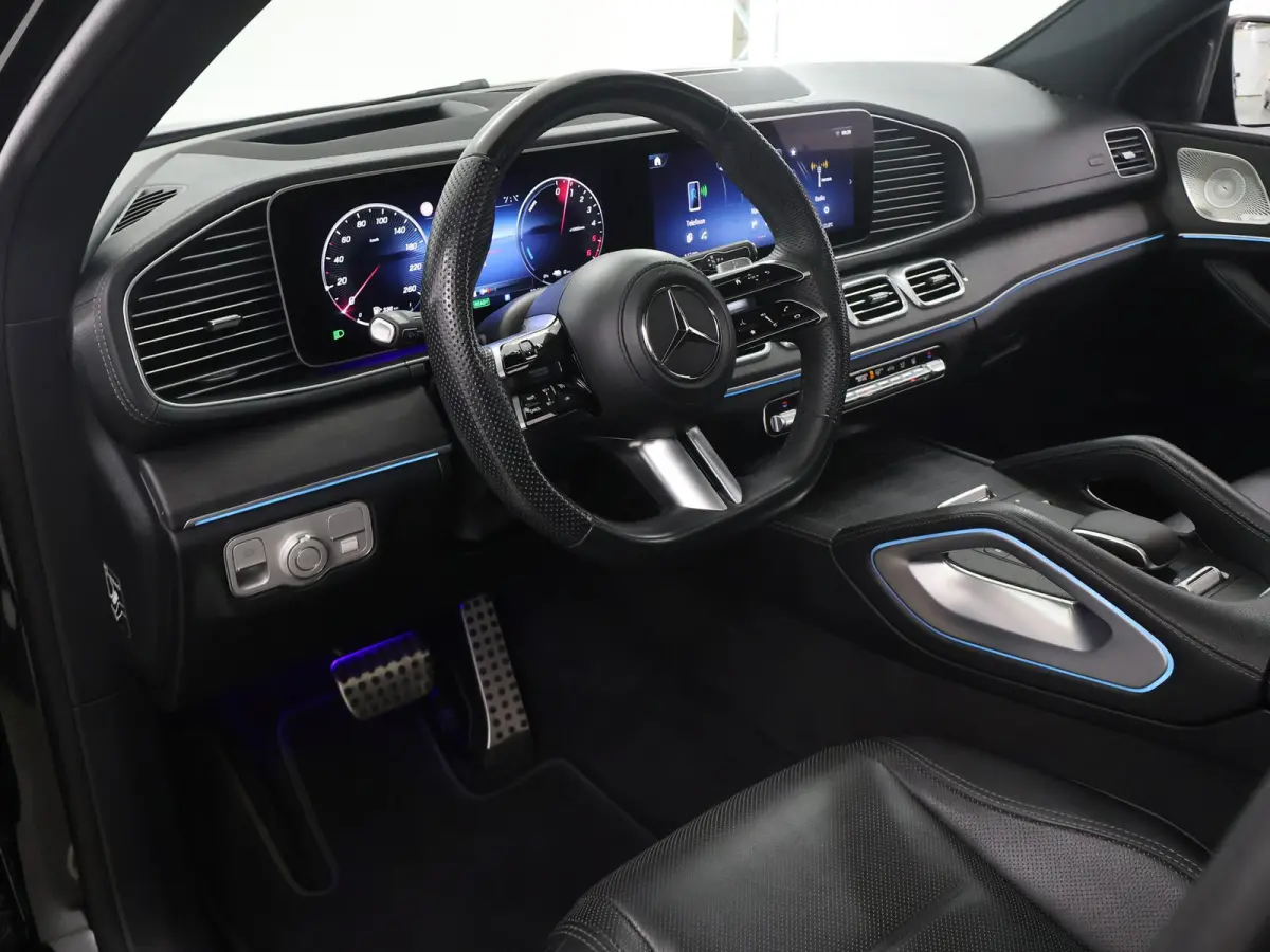 350 de 4MATIC AMG Line Premium Plus | Luchtvering | Night | Panoramadak | Trekhaak | Burmester | Headup | Treeplanken | Zwart leer |