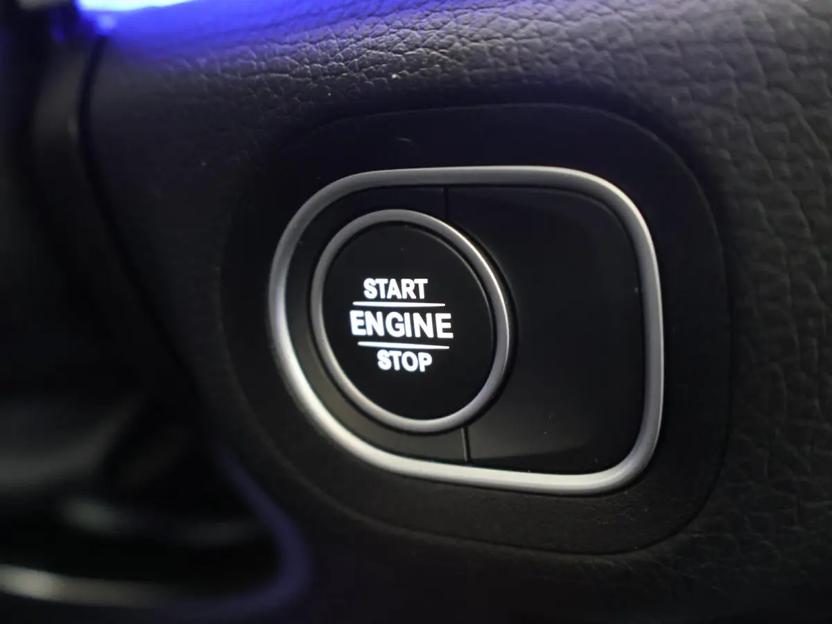 350 de 4MATIC AMG Line Premium Plus | Luchtvering | Night | Panoramadak | Trekhaak | Burmester | Headup | Treeplanken | Zwart leer |