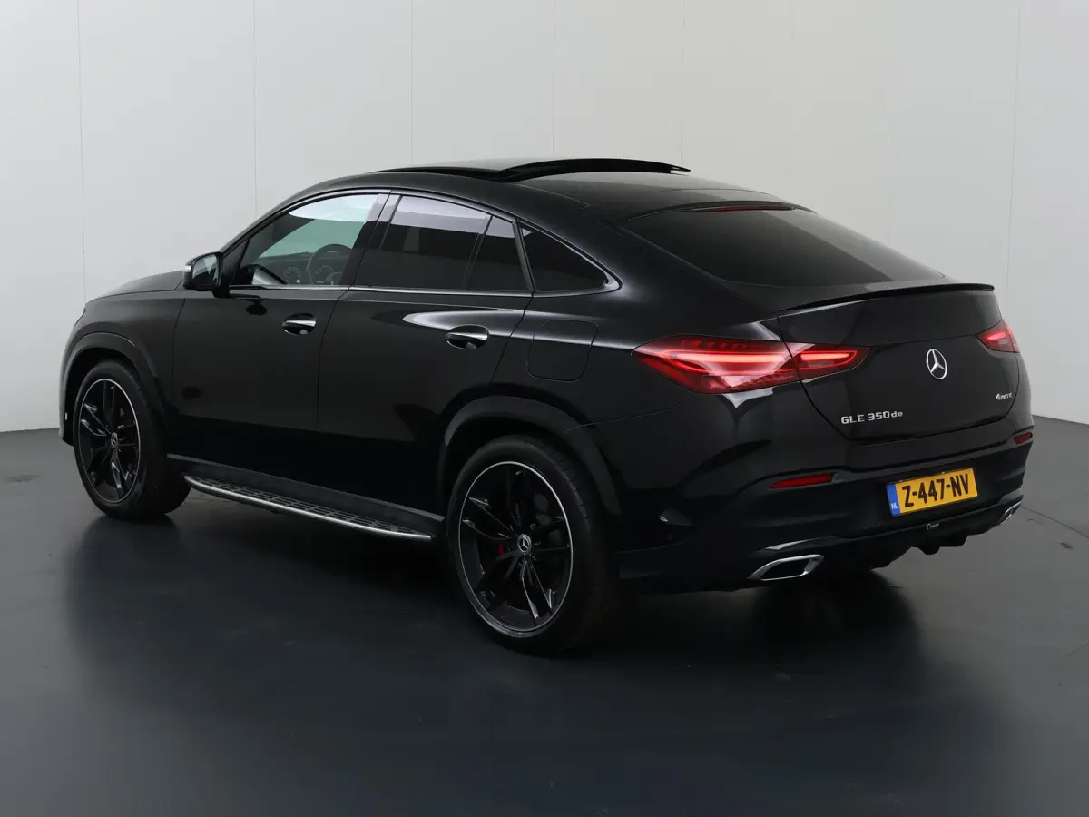 350 de 4MATIC AMG Line Premium Plus | Luchtvering | Night | Panoramadak | Trekhaak | Burmester | Headup | Treeplanken | Zwart leer |