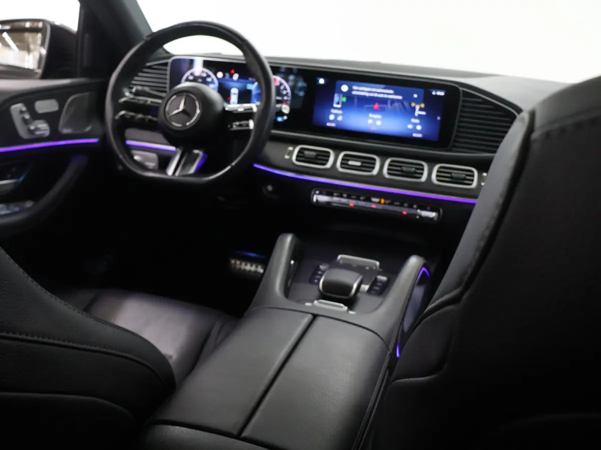 350 de 4MATIC AMG Line Premium Plus | Luchtvering | Night | Panoramadak | Trekhaak | Burmester | Headup | Treeplanken | Zwart leer |
