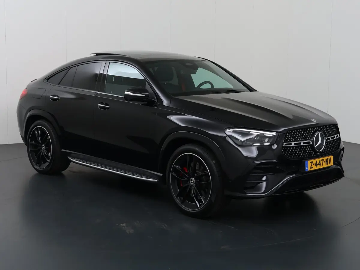 350 de 4MATIC AMG Line Premium Plus | Luchtvering | Night | Panoramadak | Trekhaak | Burmester | Headup | Treeplanken | Zwart leer |