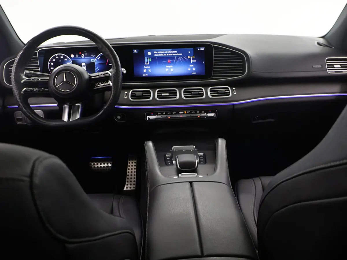 350 de 4MATIC AMG Line Premium Plus | Luchtvering | Night | Panoramadak | Trekhaak | Burmester | Headup | Treeplanken | Zwart leer |