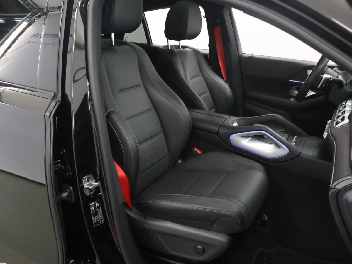 350 de 4MATIC AMG Line Premium Plus | Luchtvering | Night | Panoramadak | Trekhaak | Burmester | Headup | Treeplanken | Zwart leer |