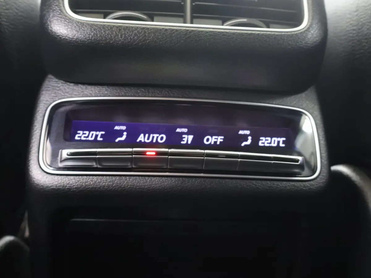350 de 4MATIC AMG Line Premium Plus | Luchtvering | Night | Panoramadak | Trekhaak | Burmester | Headup | Treeplanken | Zwart leer |