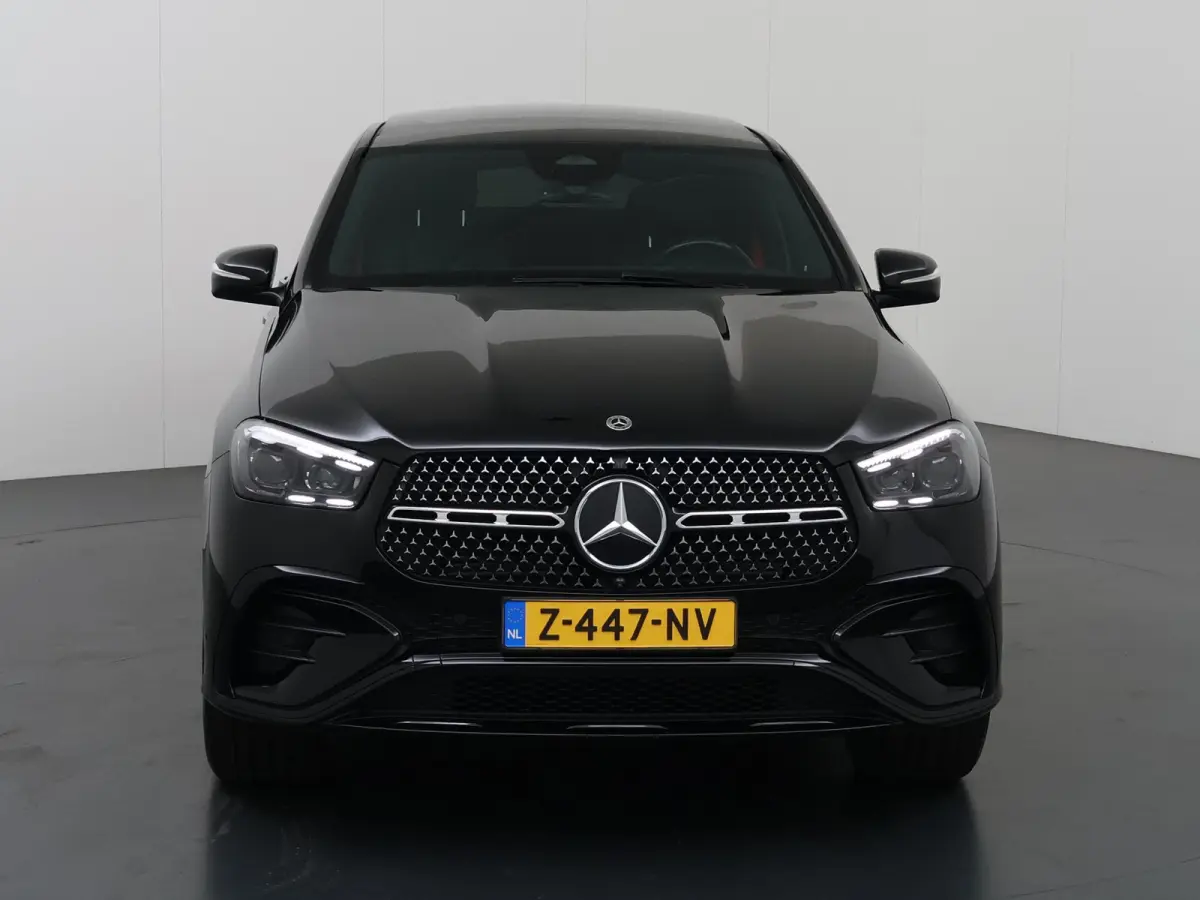 350 de 4MATIC AMG Line Premium Plus | Luchtvering | Night | Panoramadak | Trekhaak | Burmester | Headup | Treeplanken | Zwart leer |