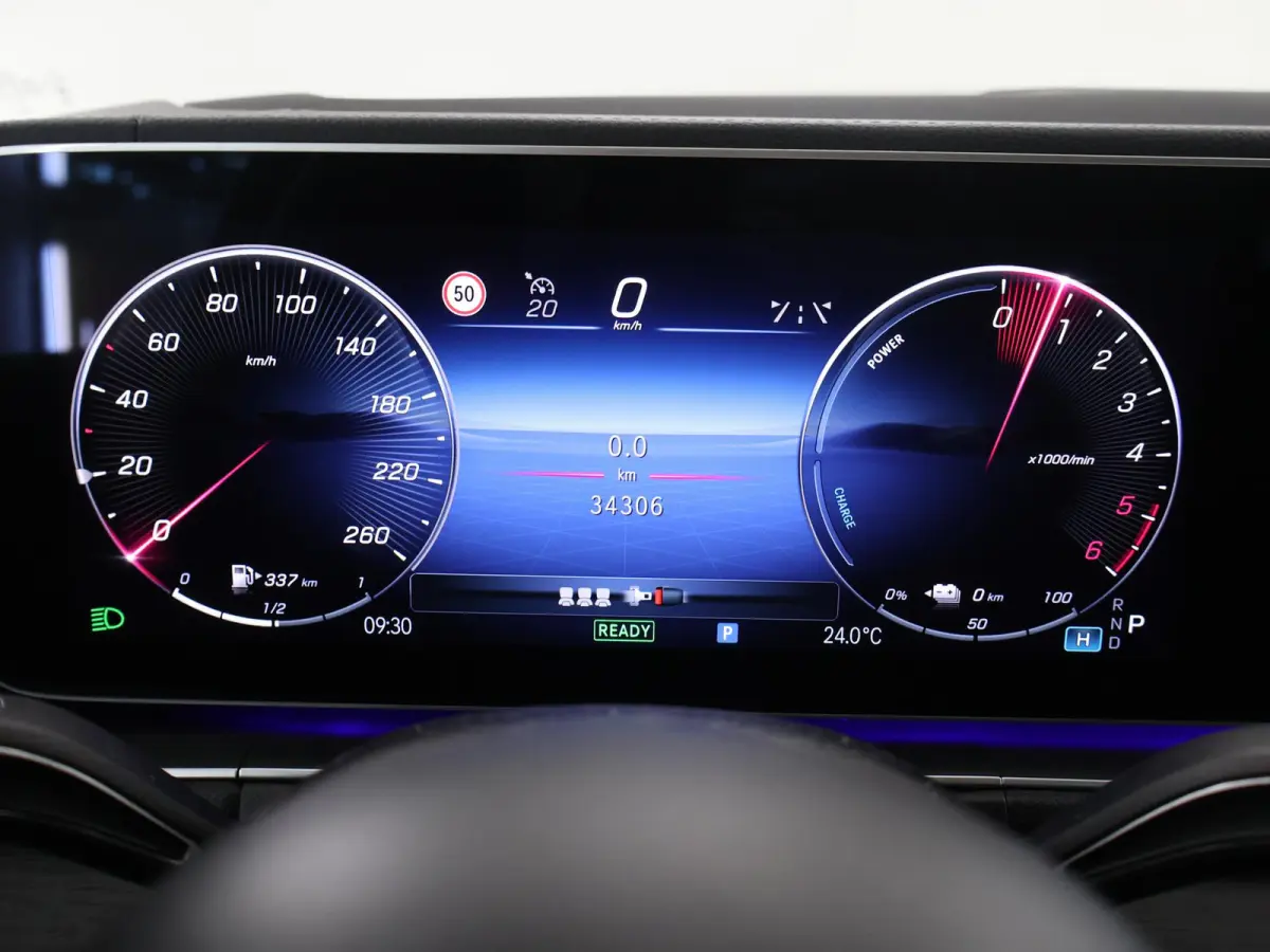 350 de 4MATIC AMG Line Premium Plus | Luchtvering | Night | Panoramadak | Trekhaak | Burmester | Headup | Treeplanken | Zwart leer |