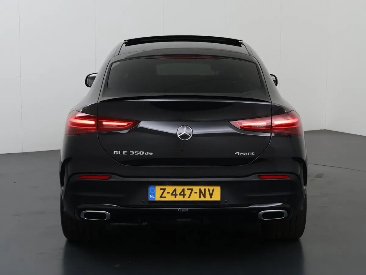 350 de 4MATIC AMG Line Premium Plus | Luchtvering | Night | Panoramadak | Trekhaak | Burmester | Headup | Treeplanken | Zwart leer |