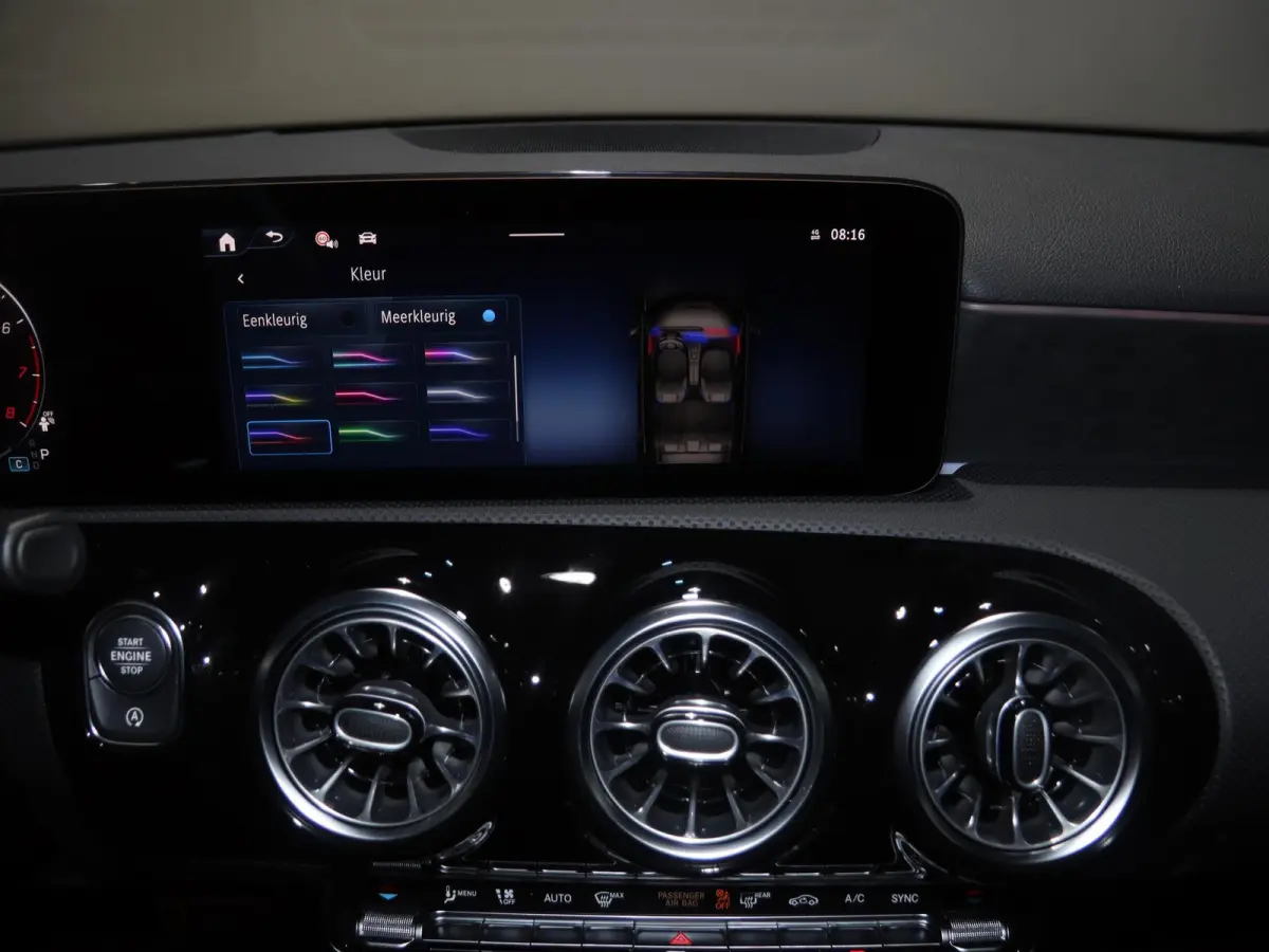 180 Business Solution AMG | Panoramaschuifdak | Premium Plus | 19”AMG-velgen | Head-up display | Dodehoekassistent |