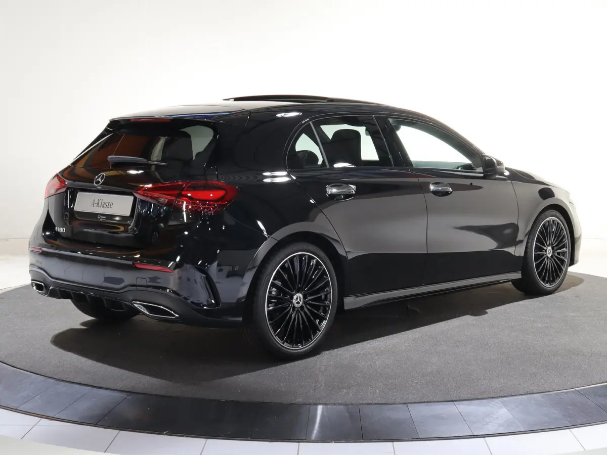 180 Business Solution AMG | Panoramaschuifdak | Premium Plus | 19”AMG-velgen | Head-up display | Dodehoekassistent |