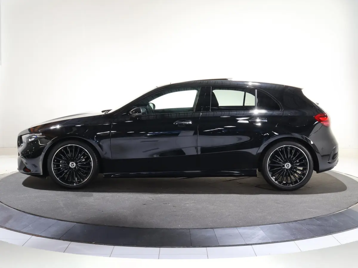 180 Business Solution AMG | Panoramaschuifdak | Premium Plus | 19”AMG-velgen | Head-up display | Dodehoekassistent |