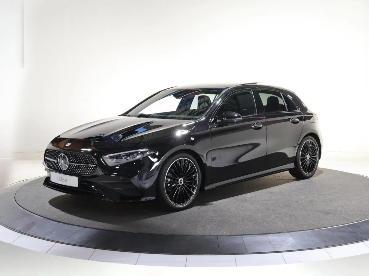 180 Business Solution AMG | Panoramaschuifdak | Premium Plus | 19”AMG-velgen | Head-up display | Dodehoekassistent |