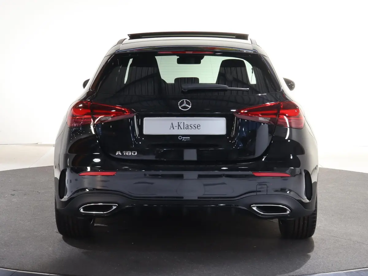 180 Business Solution AMG | Panoramaschuifdak | Premium Plus | 19”AMG-velgen | Head-up display | Dodehoekassistent |