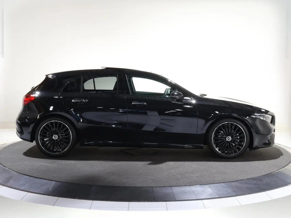 180 Business Solution AMG | Panoramaschuifdak | Premium Plus | 19”AMG-velgen | Head-up display | Dodehoekassistent |