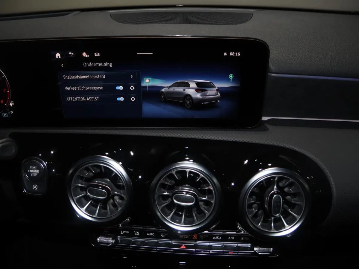 180 Business Solution AMG | Panoramaschuifdak | Premium Plus | 19”AMG-velgen | Head-up display | Dodehoekassistent |