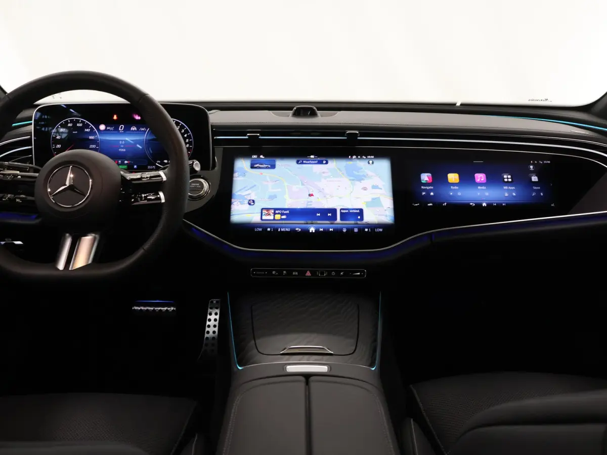 300e Sport Edition | Panoramaschuifdak | Premium Plus | Rijassistentiepakket Plus | Night | Head-up display | Burmester