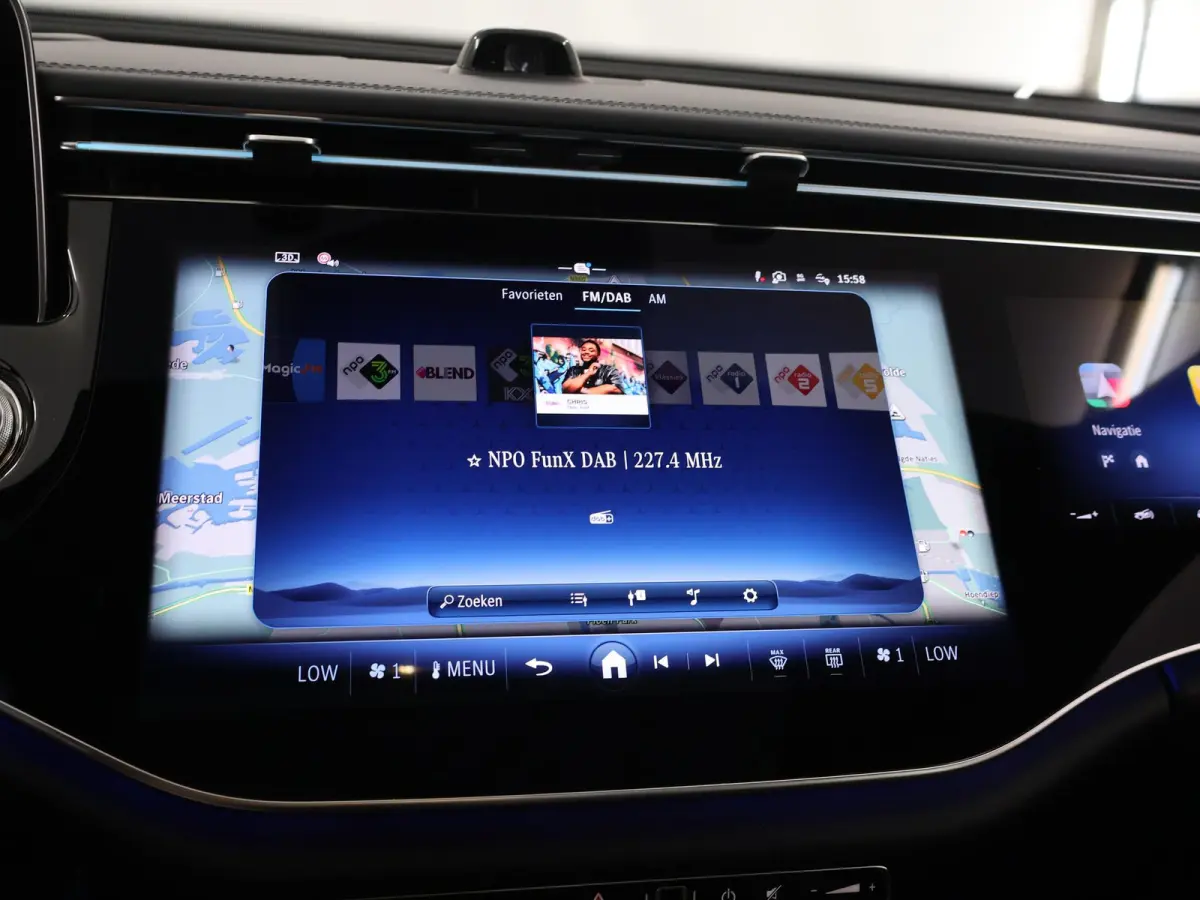 300e Sport Edition | Panoramaschuifdak | Premium Plus | Rijassistentiepakket Plus | Night | Head-up display | Burmester