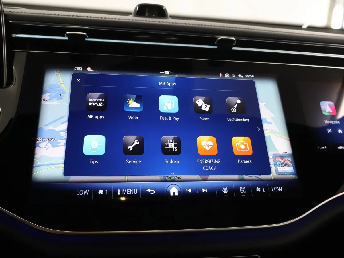 300e Sport Edition | Panoramaschuifdak | Premium Plus | Rijassistentiepakket Plus | Night | Head-up display | Burmester
