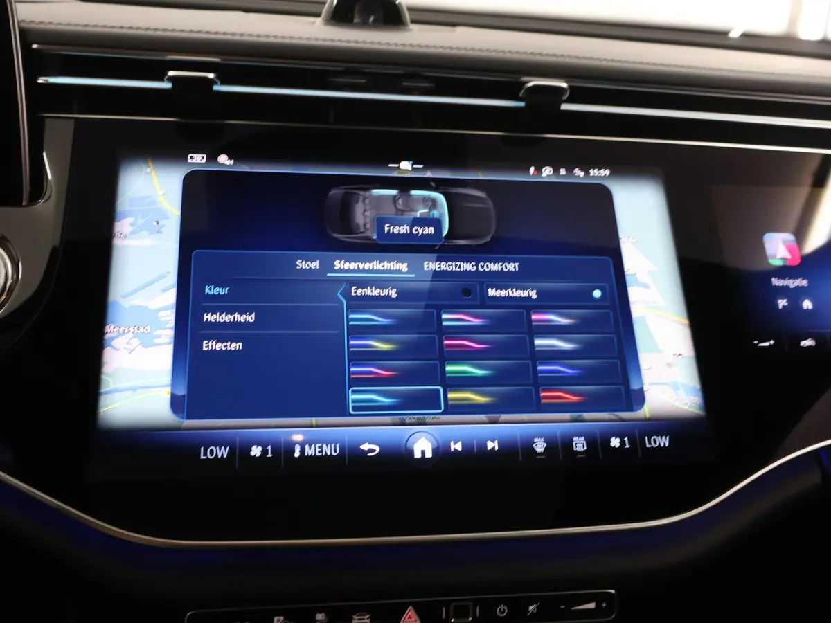 300e Sport Edition | Panoramaschuifdak | Premium Plus | Rijassistentiepakket Plus | Night | Head-up display | Burmester