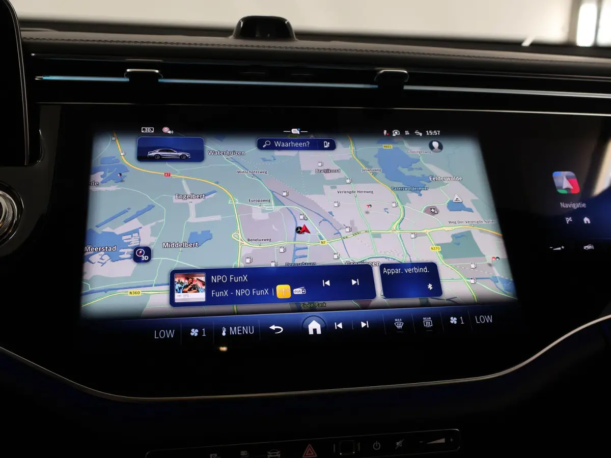 300e Sport Edition | Panoramaschuifdak | Premium Plus | Rijassistentiepakket Plus | Night | Head-up display | Burmester