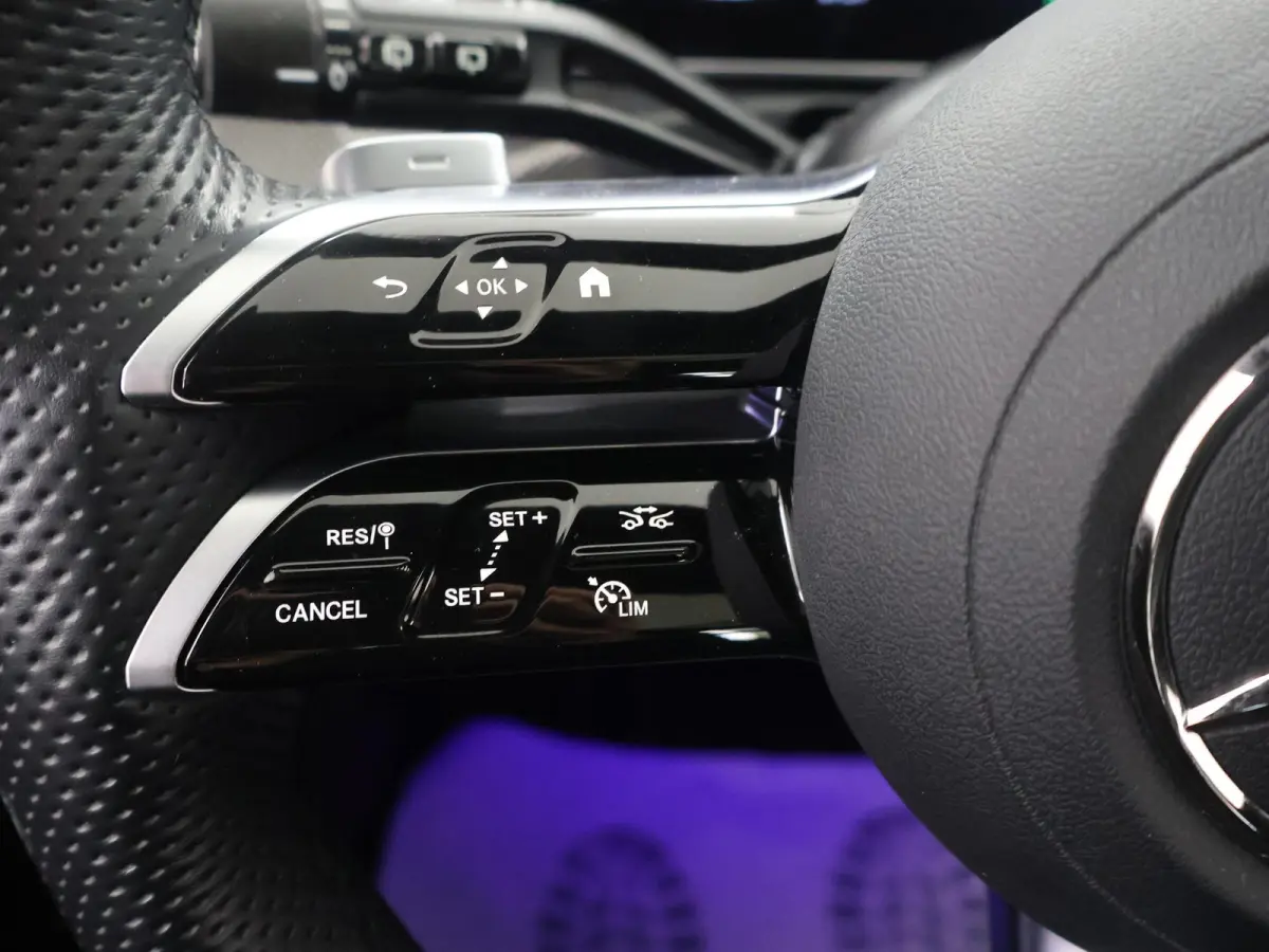 300e Business Solution AMG | Panoramaschuifdak |  Rijassistentiepakket Plus | Trekhaak | Burmester | DIGITAL LIGHT |  Night