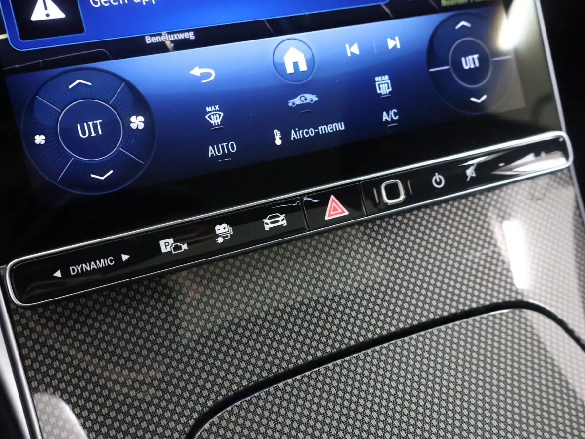 300e Business Solution AMG | Panoramaschuifdak |  Rijassistentiepakket Plus | Trekhaak | Burmester | DIGITAL LIGHT |  Night