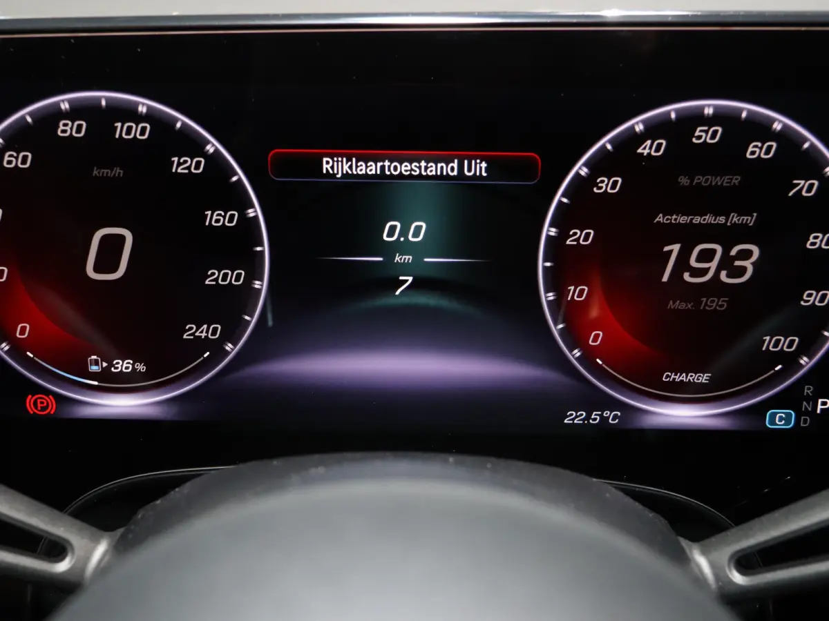 200 Business Solution AMG 58 kWh | Panoramadak | Premium Pakket | Superscreen | Trekhaak | Head-Up |