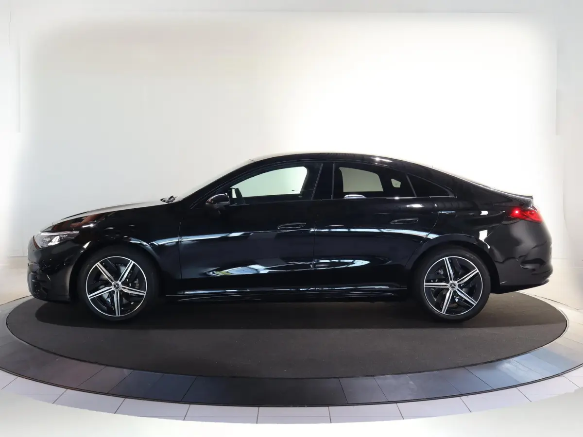 200 Business Solution AMG 58 kWh | Panoramadak | Premium Pakket | Superscreen | Trekhaak | Head-Up |