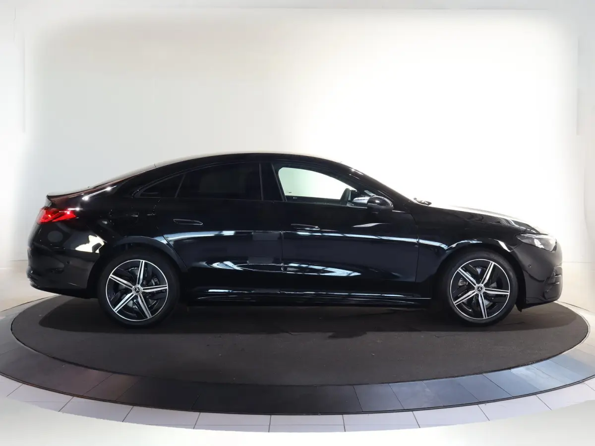 200 Business Solution AMG 58 kWh | Panoramadak | Premium Pakket | Superscreen | Trekhaak | Head-Up |