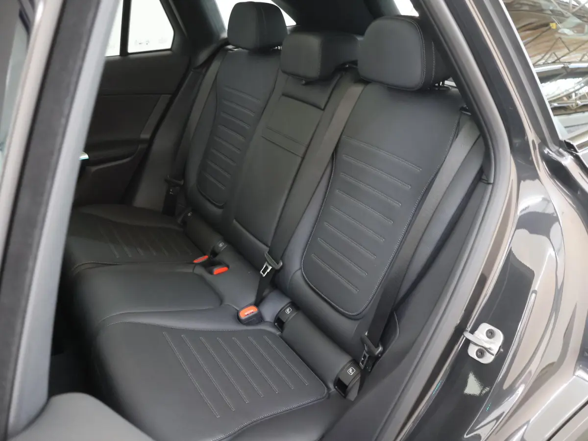 4MATIC Sport Edition | AMG | Premium pakket | Night pakket | Trekhaak | Head up display |